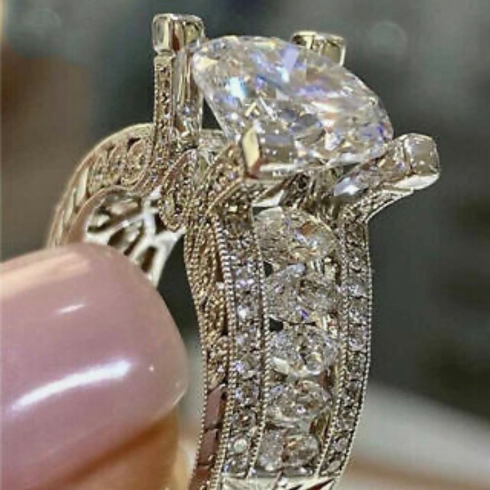 Elegant 5ct Faux Diamond -Cubic Zirconia 925 Silver Engagement Ring - Picture 4 of 9